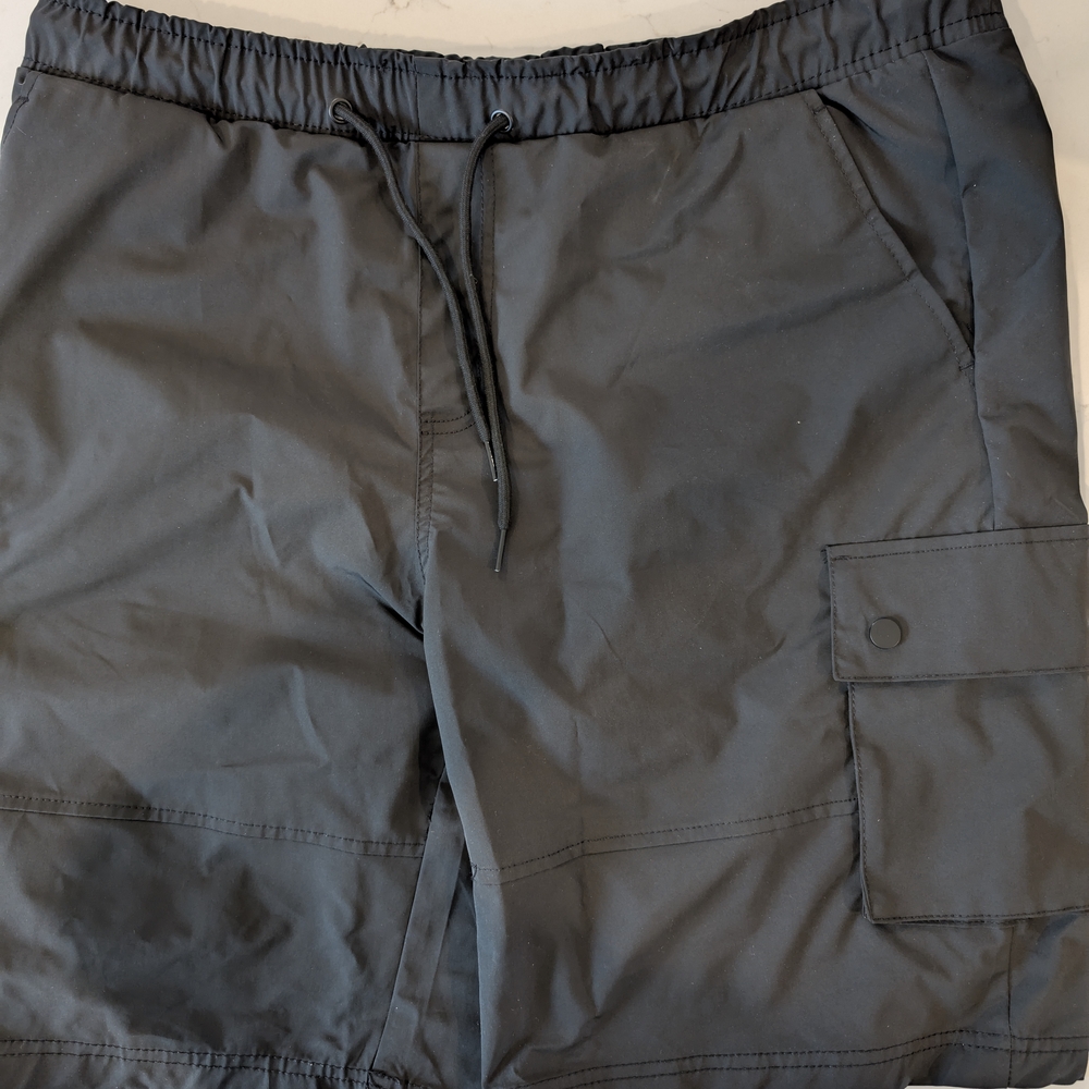 Black Cargo Shorts with Elastic Waistband and Relaxed Fit